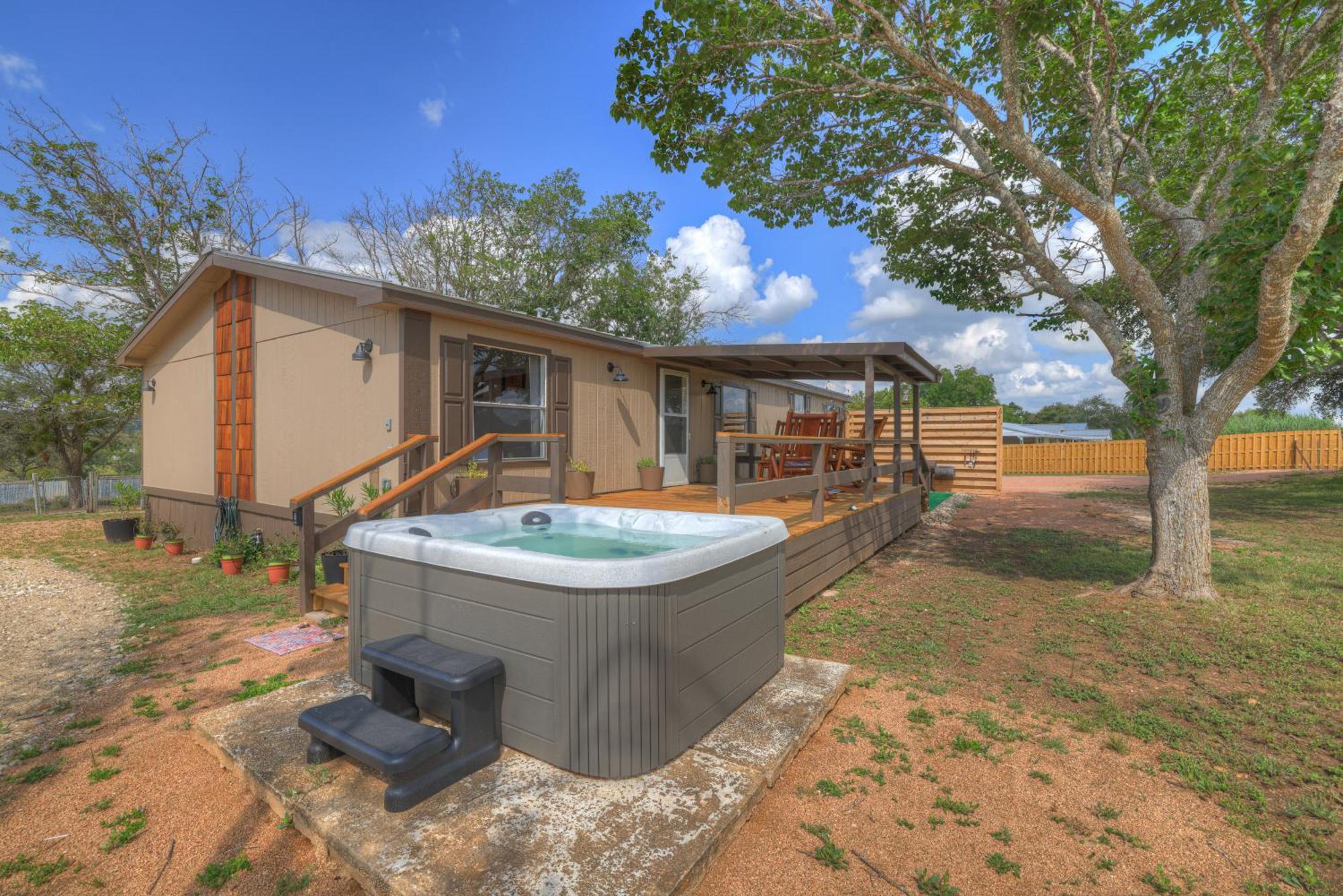 弗雷德里克斯堡Sage: Peaceful Hill Country Retreat With Hot-Tub!别墅 外观 照片